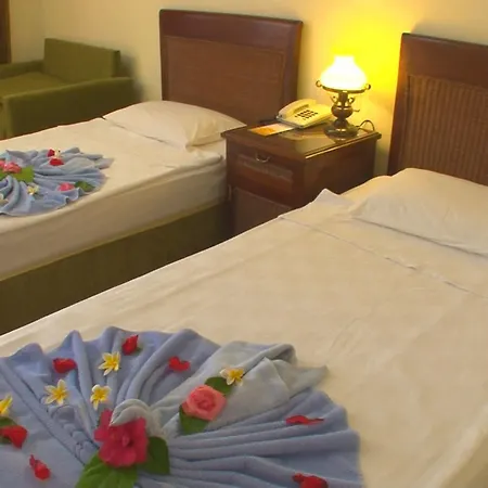 Antik Garden And Antik מלון 3*