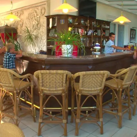 Otel Antik Garden And Antik 3*